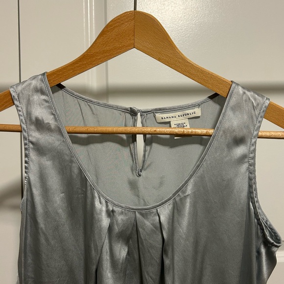 Banana Republic Grey/Silver Silk Tank Top - Picture 2 of 6